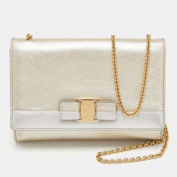 Pre Owned Salvatore Ferragamo Silver/Gold Leather Vara Bow Chain Bag