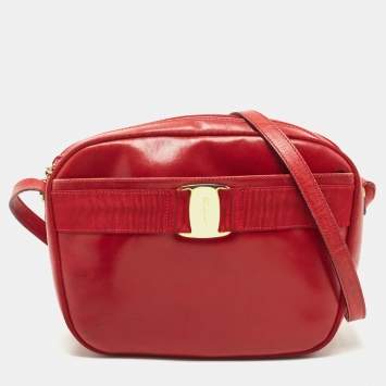 مملوكة مسبقً�ا Salvatore Ferragamo Red Leather Camera Crossbody Bag