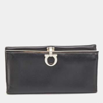 Pre Owned Salvatore Ferragamo Black Leather Gancini Bit Continental Wallet