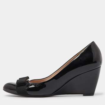 Pre Owned Salvatore Ferragamo Black Patent Leather Vara Bow Wedge Pumps Size 38