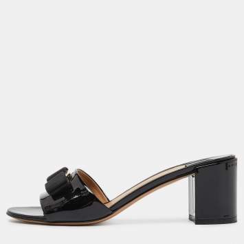 Pre Owned Salvatore Ferragamo Black Patent Leather Vara Bow Slide Sandals Size 37