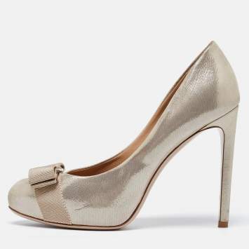 Pre Owned Salvatore Ferragamo Beige Iridescent Leather Vara Bow Pumps Size 36