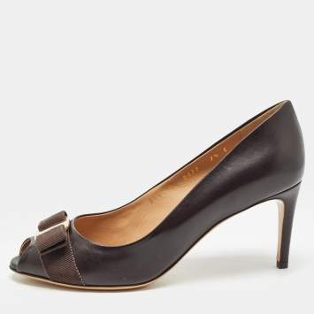 Pre Owned Salvatore Ferragamo Brown Leather Vara Bow Pumps Size 38