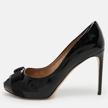 Pre Owned Salvatore Ferragamo Black Patent Leather Vara Bow Pumps Size 40