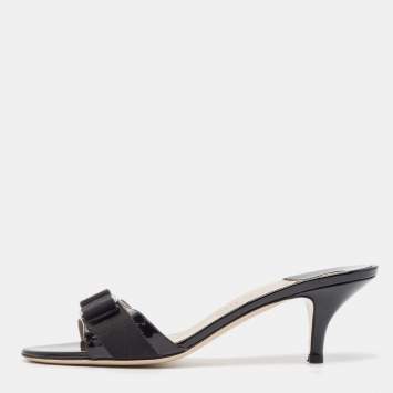 Pre Owned Salvatore Ferragamo Black Patent Leather Glory Bow Slide Sandals Size 38.5