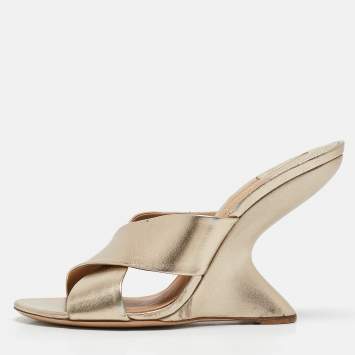 Pre Owned Salvatore Ferragamo Gold Leather Wedge Sandals Size 39