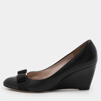 Pre Owned Salvatore Ferragamo Black Leather Vara Bow Wedge Pumps Size 38.5
