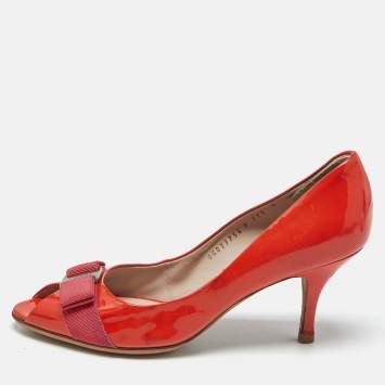 Pre Owned Salvatore Ferragamo Coral Orange Patent Leather Vara Bow Peep Toe Pumps Size 38.5