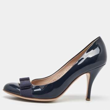 Pre Owned Salvatore Ferragamo Blue Patent Leather Vara Bow Pumps Size 38.5