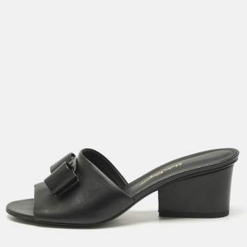 Pre Owned Salvatore Ferragamo Black Leather Valery Slide Sandals Size 40