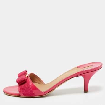 Pre Owned Salvatore Ferragamo Pink Patent Leather Vara Bow Slide Sandals Size 38.5