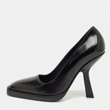 Pre Owned Salvatore Ferragamo Black Leather Anser Pumps Size 37