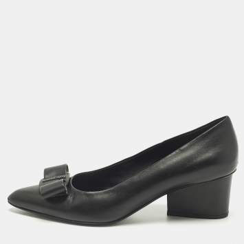 مملوكة مسبقًا Salvatore Ferragamo Viva Size 42 Black Leather Pumps