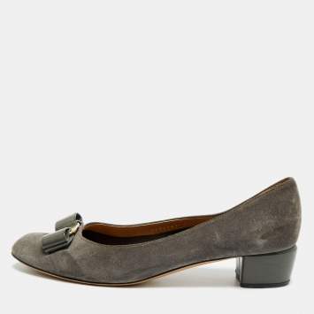 Pre Owned Salvatore Ferragamo Vara Bow Size 40 Grey Patent Leather and Suede Block Heel Pumps
