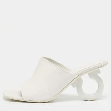 Pre Owned صندل سالفاتوري فيراغامو أسترو جلد أبيض مقاس 39