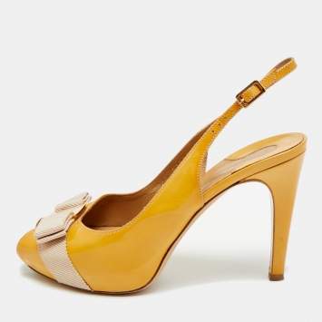 Pre Owned Salvatore Ferragamo  Size 37 Beige Patent Leather Vara Bow  Slingback  Peep Toe Pumps
