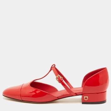 مملوكة مسبقًا Salvatore Ferragamo Size 39.5 Red Patent Leather T-Strap Ballet Flats