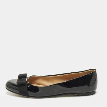 مملوكة مسبقًا Salvatore Ferragamo Vara Bow Size 37 Black Patent Leather Ballet Flats