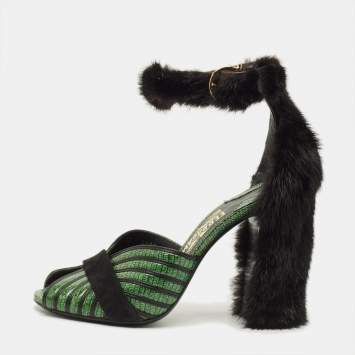 مملوكة مسبقًا Salvatore Ferragamo Gancio Size 37.5 Green Fur and Lizard Embossed Leather Ankle Strap Sandals