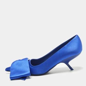 Pre Owned Salvatore Ferragamo Erica Size 38 Blue Satin Pumps