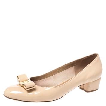 Pre Owned Salvatore Ferragamo Beige Patent Leather Vara Bow Pumps Size 40