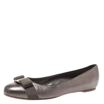 Pre Owned Salvatore Ferragamo Metallic Grey Leather Vara Bow Ballet Flats Size 38