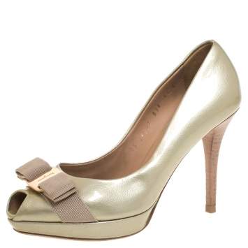 Pre Owned Salvatore Ferragamo Beige Coated Leather Vara Bow Peep Toe Pumps Size 37