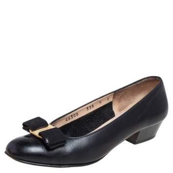 Pre Owned Salvatore Ferragamo Black Leather Vara Bow Pumps Size 35.5