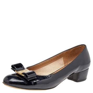 Pre Owned Salvatore Ferragamo Black Patent Leather Vara Bow Pumps Size 37