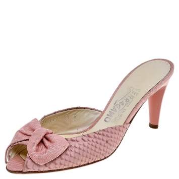 Pre Owned Salvatore Ferragamo Pink Snakeskin Embossed Leather And Raffia Bow Peep Toe Slide Sandals Size 37