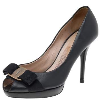 Pre Owned Salvatore Ferragamo Black Leather Vara Bow Peep Toe Pumps Size 36.5