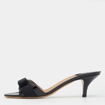 Pre Owned Salvatore Ferragamo Black Patent Glory Bow Sandals Size 38