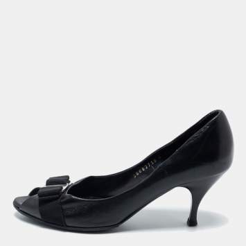 Pre Owned Salvatore Ferragamo Black Leather Vara Bow Peep-Toe Pumps Size 37.5