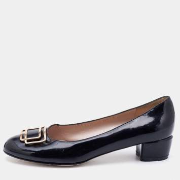مملوكة مسبقًا Salvatore Ferragamo Black Patent Leather Black Heel Pumps Size 38