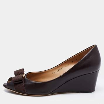 Pre Owned Salvatore Ferragamo Dark Brown Leather Vara Bow Wedge Peep Toe Pumps Size 37.5