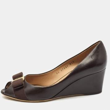 Pre Owned Salvatore Ferragamo Burgundy Leather Vara Bow Wedge Pumps Size 37.5