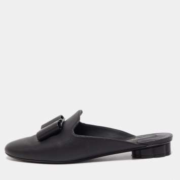 Pre Owned Salvatore Ferragamo Black Leather Vara Bow Mule Slides Size 36.5