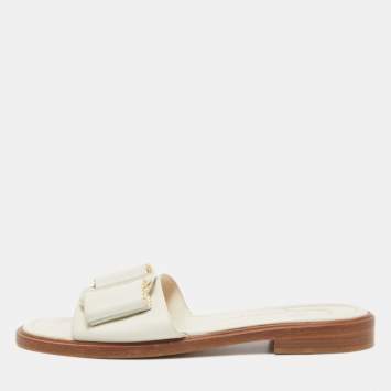 Pre Owned Salvatore Ferragamo White Leather Vara Bow Flat Slides Size 40.5