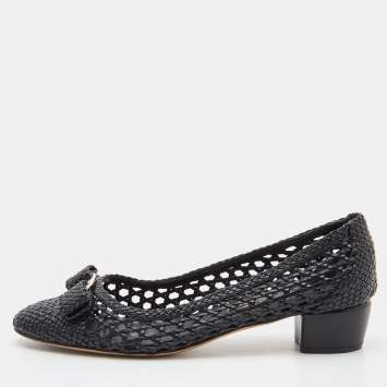Pre Owned Salvatore Ferragamo Woven Black Leather Vara Bow Pumps Size 39.5