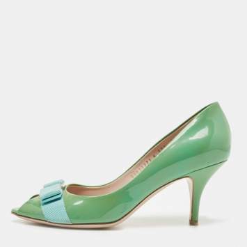 Pre Owned Salvatore Ferragamo Green Patent Leather Vara Bow Pumps Size 38