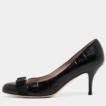 Pre Owned Salvatore Ferragamo Black Embossed Crocodile Vara Bow Pumps Size 41.5 