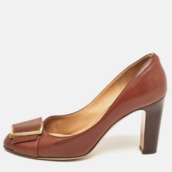 Pre Owned Salvatore Ferragamo Brown Leather Buckle Detail Pumps Size 38.5