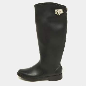 مملوكة مسبقًا Salvatore Ferragamo Black Rubber Ruben Rain Boots Size 37.5
