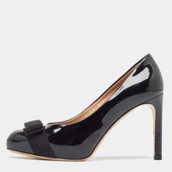 Pre Owned Salvatore Ferragamo Black Patent Leather Vara Bow Pumps Size 35