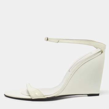 مملوكة مسبقًا Sergio Rossi White Patent Leather Wedge Sandals Size 39.5