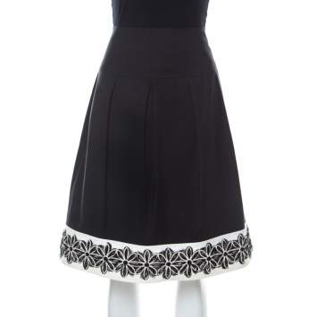 Pre Owned St. John Black Stretch Cotton Contrast Hem Floral Applique Detail Skirt L