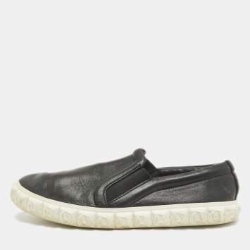 Pre Owned Stuart Weitzman Black Leather Slip On Sneakers Size 38.5