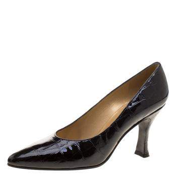 Pre Owned Stuart Weitzman Black Patent Croc Embossed Leather Pumps Size 38.5