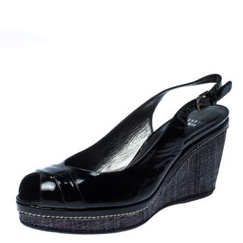 مملوكة مسبقًا Stuart Weitzman Black Patent Leather and Raffia Peep Toe Wedge Sandals Size 40.5