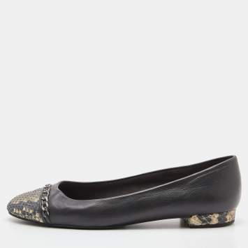 Pre Owned Stuart Weitzman Grey/Beige Leather and Snakeskin Embossed Leather Chain Detail Ballet Flats Size 38.5